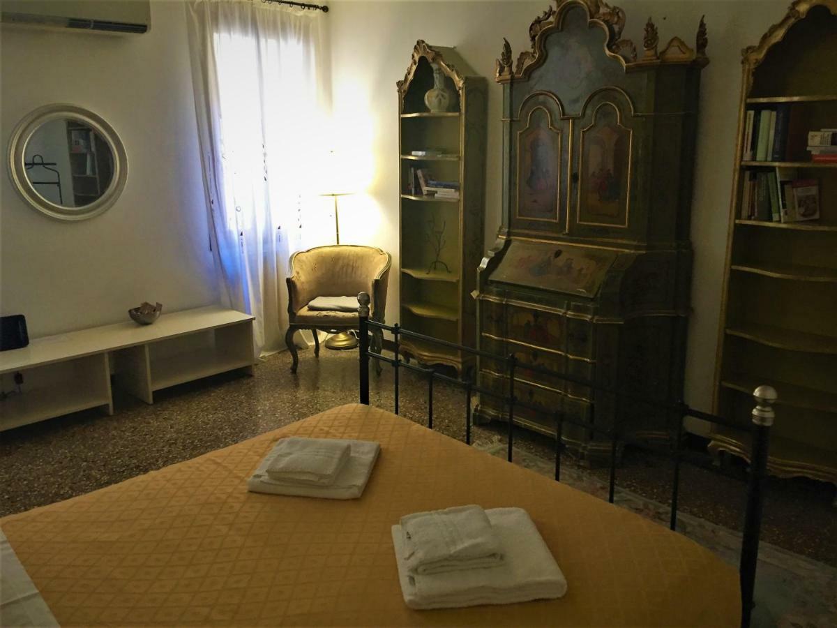 Appartamento Ruga Giuffa Veneza Exterior foto